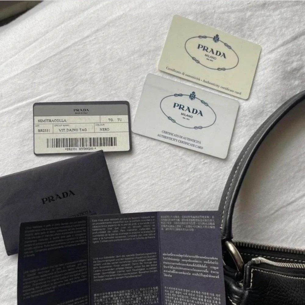 Authentic Prada Vitello Daino LeatherShoulder Bag - Picture 7 of 8